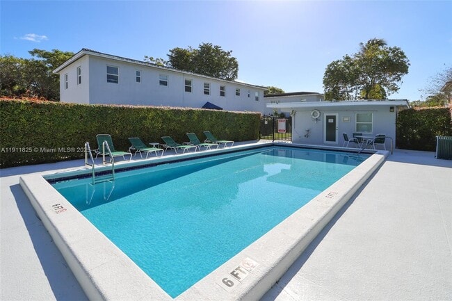 Building Photo - 7640 SW 54th Ct