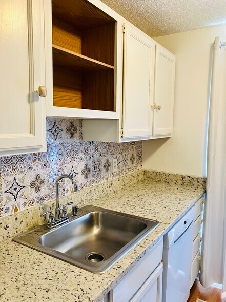 Building Photo - 7734 Kingsberry Ct