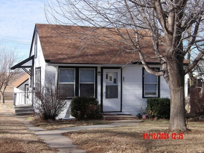 Building Photo - 521 Main St
