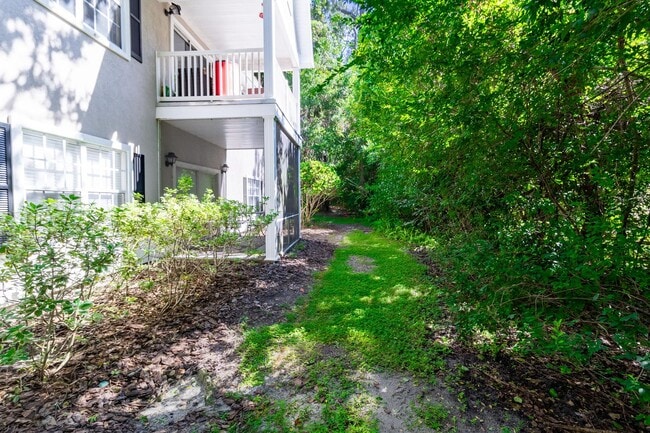 Building Photo - Luxurious 1 Bed / 1 Bath Condo in The Link...