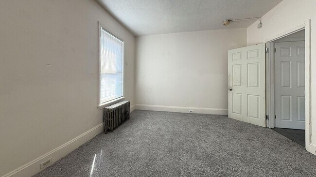 Building Photo - 169 W Norris St
