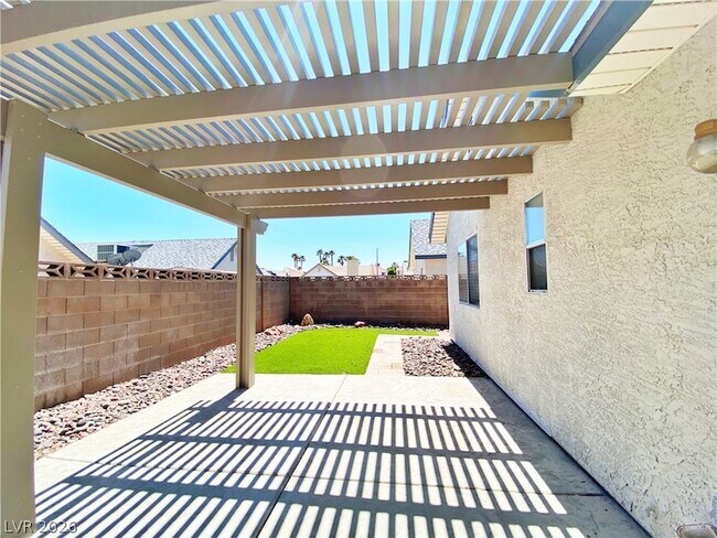 Building Photo - 704 Calahan Point Dr