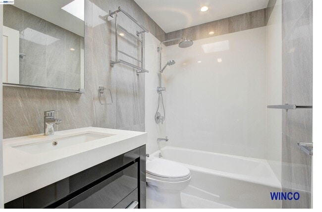 Building Photo - 263 Ralston St