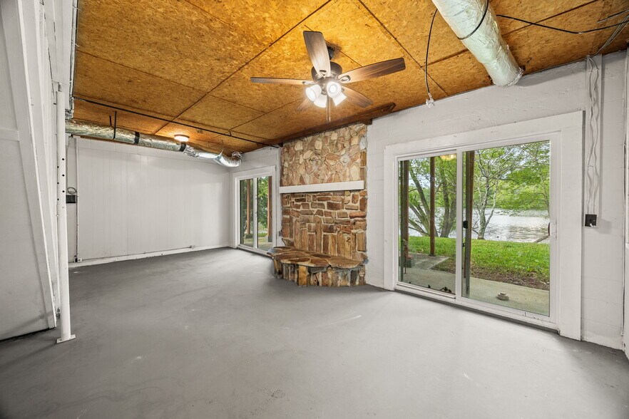 Building Photo - 258 Idlewild Dr
