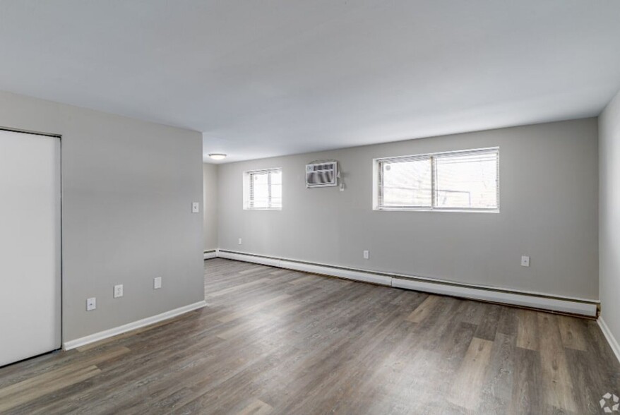 Interior Photo - Yale Court Apartments