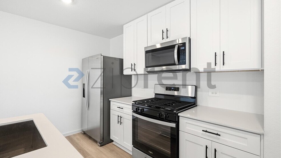 Building Photo - Unit