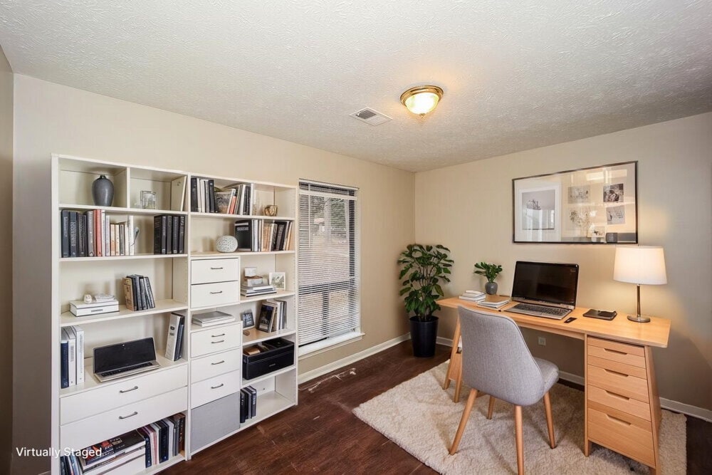 Building Photo - 596 Post Oak Rd