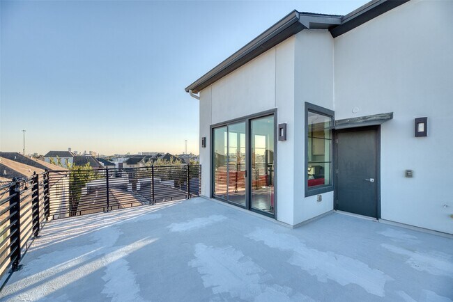 Building Photo - 5521 Kiam St