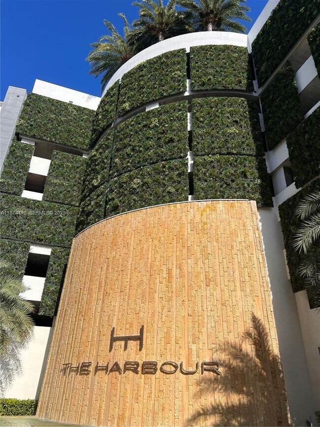 Building Photo - 16385 Biscayne Blvd