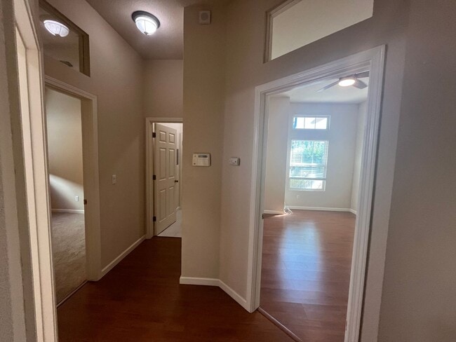 Building Photo - Beautiful Clean 3 Bedroom 2 Bath 1451 Sqft...