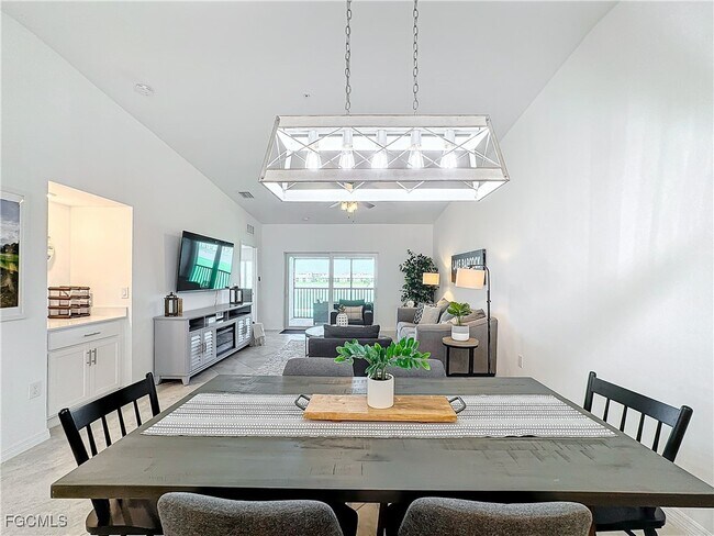 Building Photo - 15980 Grassland Ln