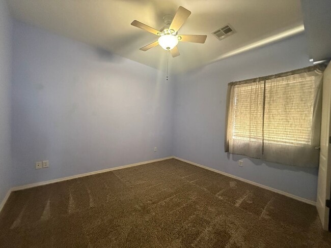 Building Photo - 917 Playa Azul St