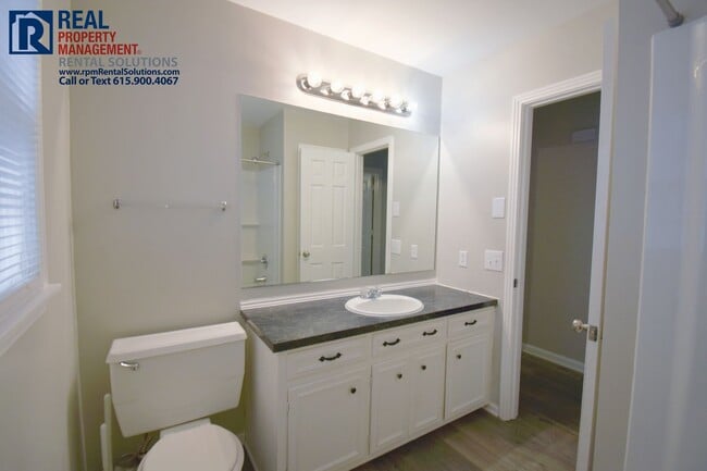 Building Photo - Wonderful 2BD/1BA duplex in the heart of Murfreesboro!