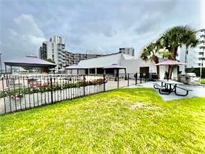 Building Photo - 3401 N Country Club Dr