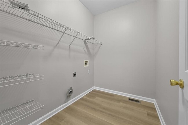 Building Photo - 137 Towne Park Dr