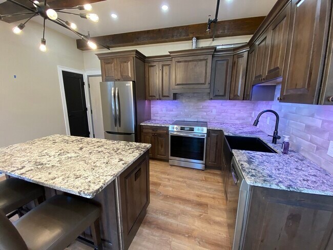 Building Photo - 80 Foster St