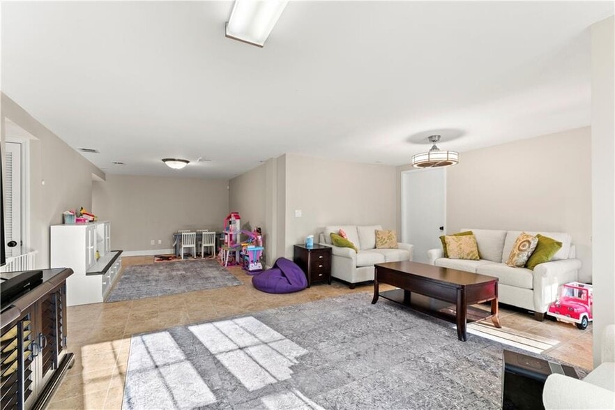 Building Photo - 4336 Fox Creek Dr