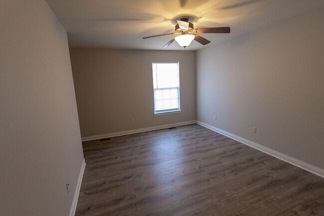 Building Photo - 4700 Dehaven Dr