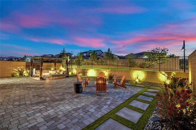 Building Photo - 8907 Roadrunner Ravine St