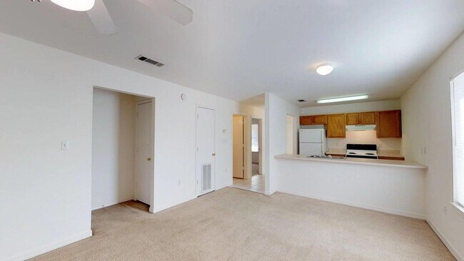 Building Photo - 1858 Norwood Ct