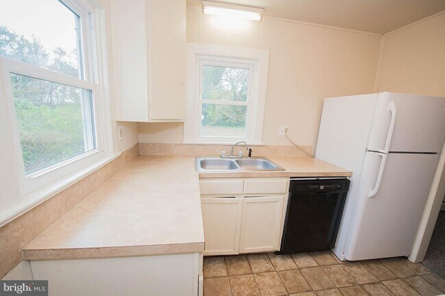 Building Photo - 1226 Pemberton Dr