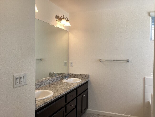 Building Photo - 229 Sunset Drive S