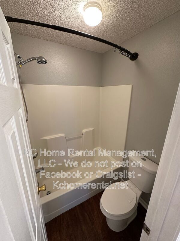 Building Photo - 5656 N Anita Ave