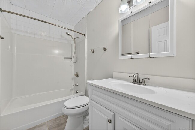 Building Photo - 128 Conestoga Way