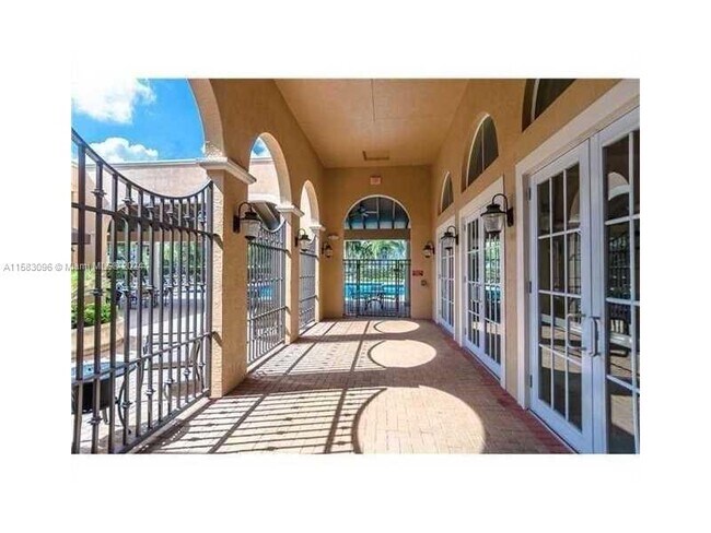 Building Photo - 950 SW 147th Ave