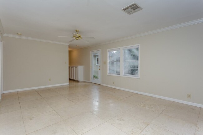 Building Photo - 1230 Timbergrove Ln