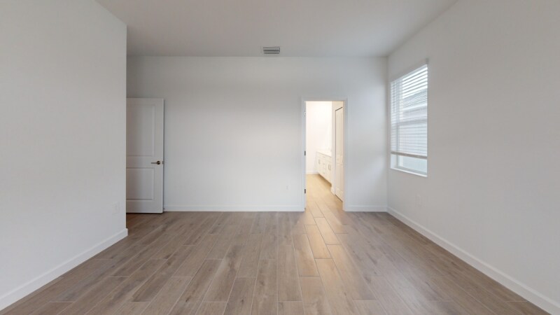 Building Photo - 7913 Lakes Edge Ln