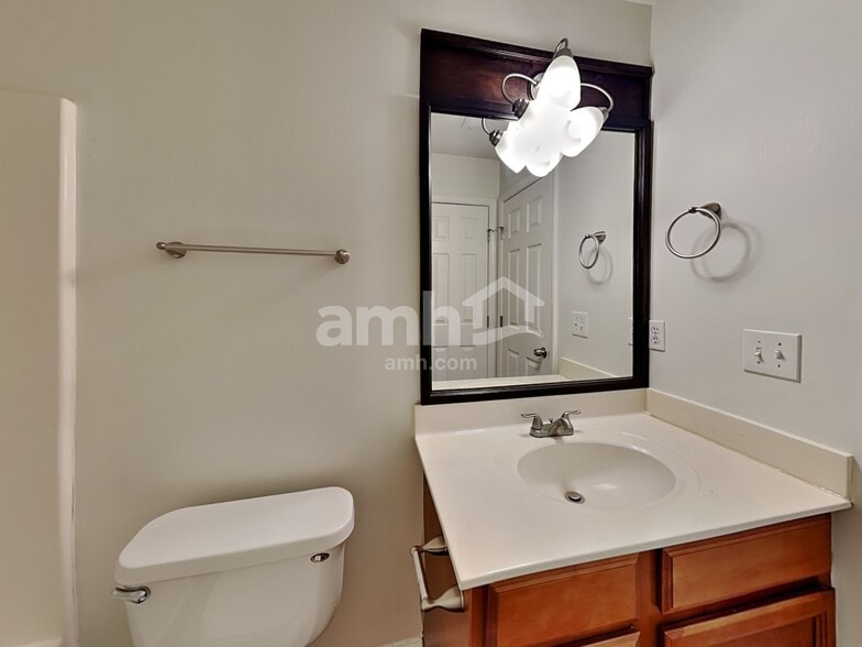 Building Photo - 141 Claybrook Ln