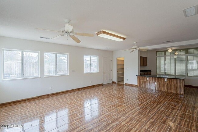 Building Photo - 15185 W Vía Manana