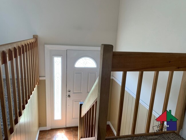 Building Photo - Barre Single Family Home - 4BR 1.5BA with In-Unit Laundry