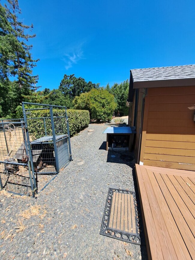 Building Photo - Living that Country Life in Napa - Close t...