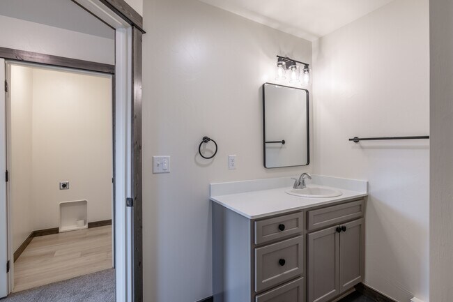 Building Photo - 3384 Crosswind Ct