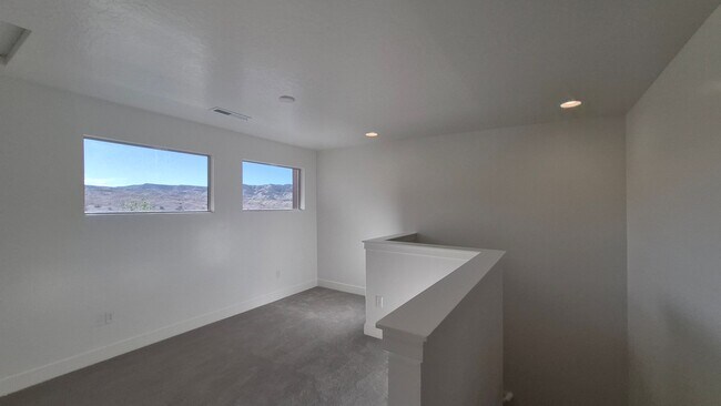 Building Photo - 5673 S Weehawken Ln