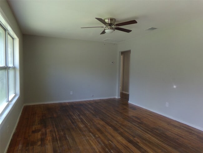 Building Photo - 414 Gardenia St