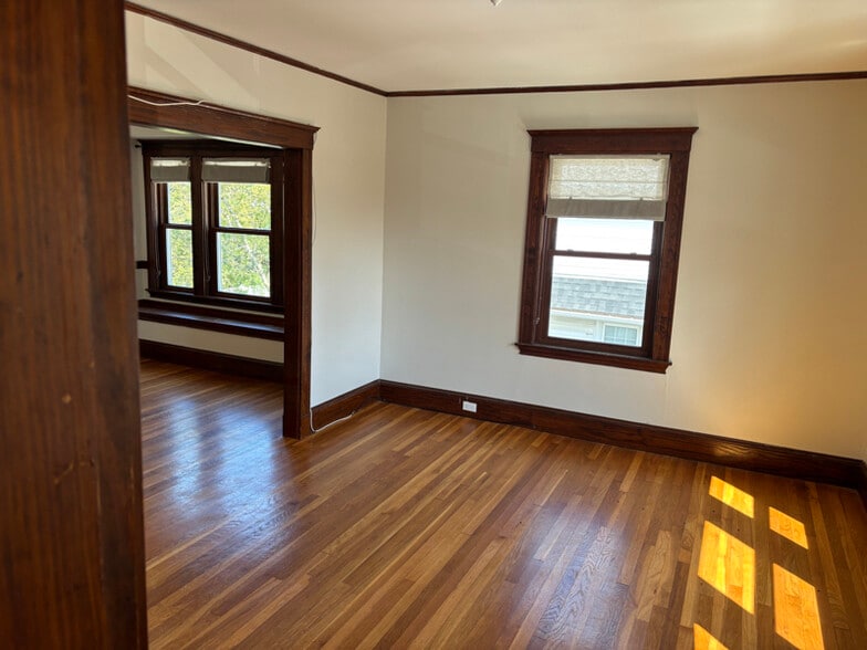Building Photo - 13 Ryden St