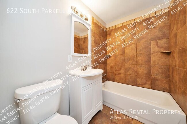 Building Photo - 622 S Parkell Ave