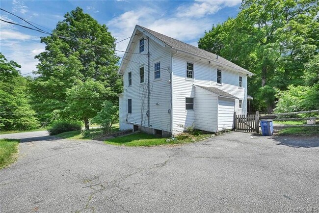 Building Photo - 7 Schunnemunk Rd