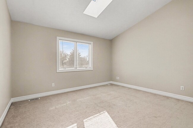 Building Photo - 113 Clubhouse Dr