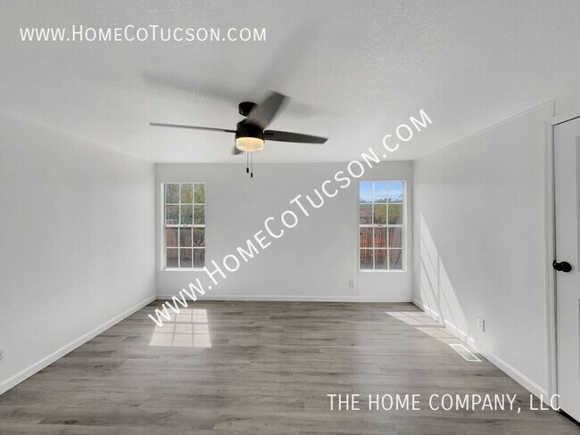 Building Photo - 2662 W Golda St