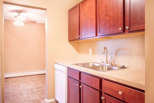 Building Photo - Cedar Creek Apartments