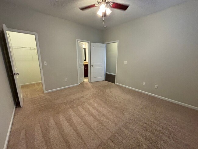 Building Photo - 408 Abe Cir