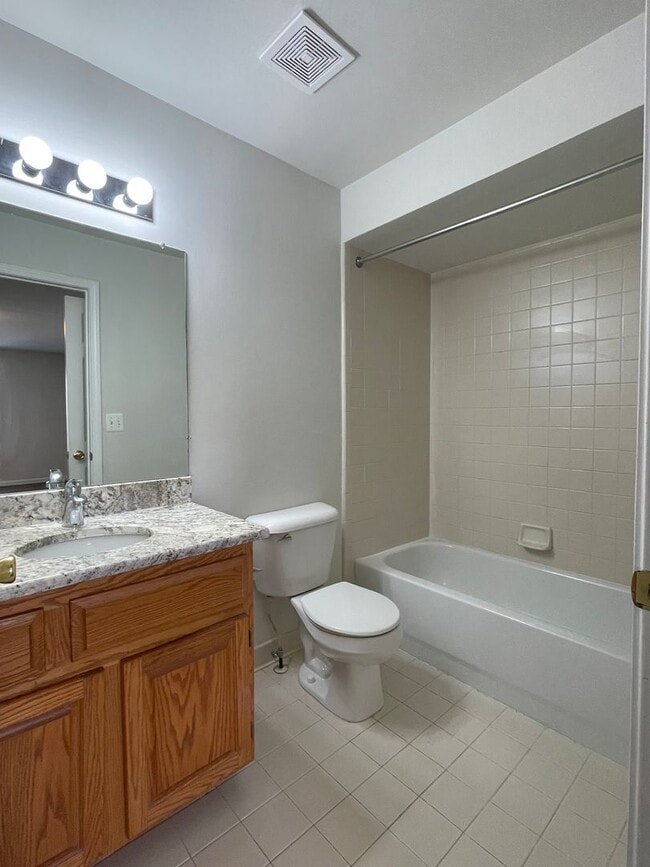 Building Photo - Shelby Township 2 Bedroom, 2 Bath Condo-Style Apartment, ATT. Garage & Pool