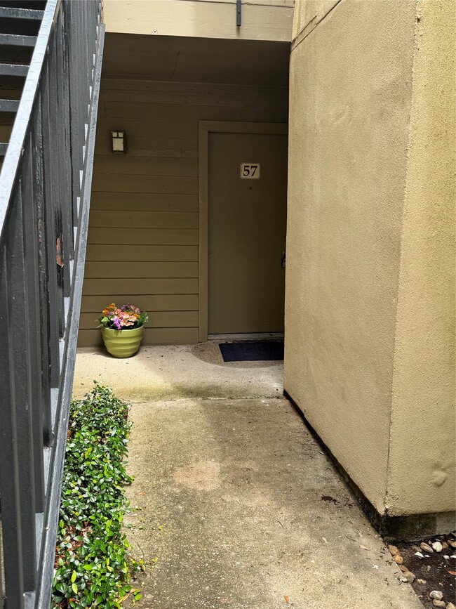 Building Photo - 3300 Pebblebrook Dr