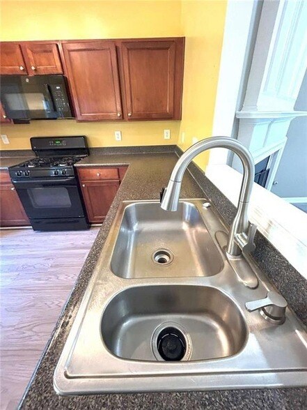 Building Photo - 1008 Prestwyck Ct