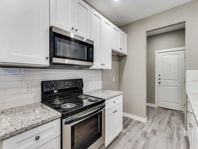 Building Photo - 3205-3207 Karen St