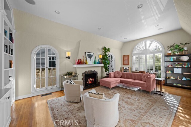 Building Photo - 1630 Warnall Ave